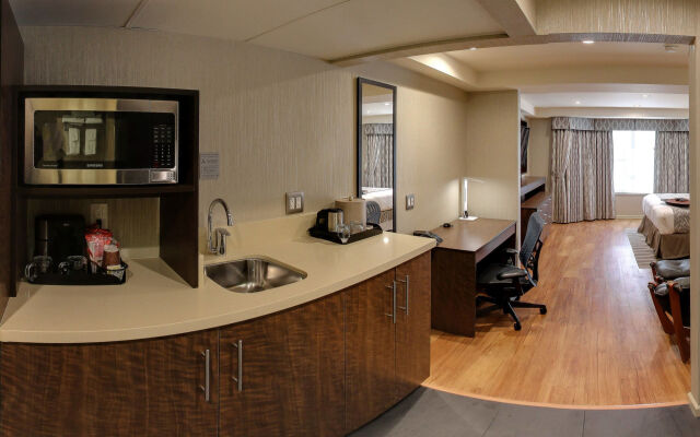 Hotel Strata