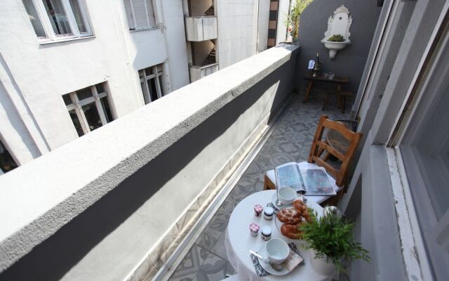 Neo baroque with terrace