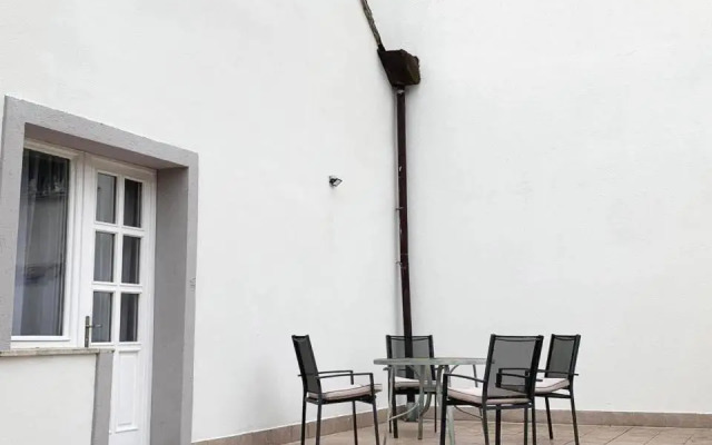 Platános Apartman Tata