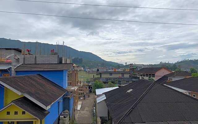 Kurnia Pandawa Homestay Syariah by Luxury Degree