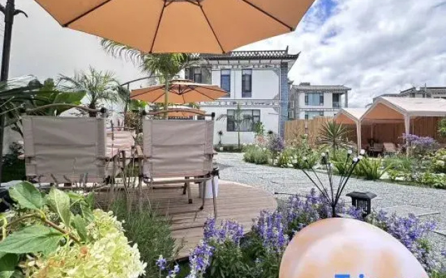 Yilanfanghua Seaview Garden Homestay (Dali Caicun Wharf Branch)
