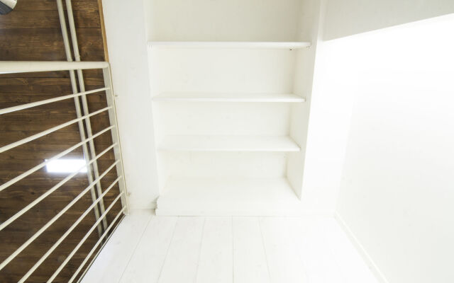 Alessia's Flat - Mac Mahon