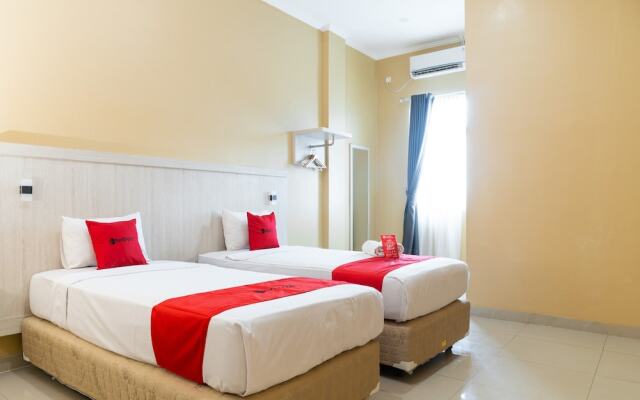 RedDoorz near Sultan Mahmud Badaruddin Airport Palembang
