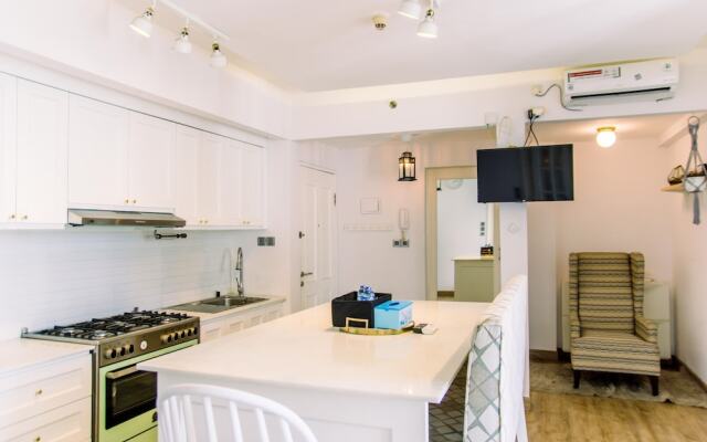 Spacious And Nice 2Br Apartment At Mediterania Palace Residence