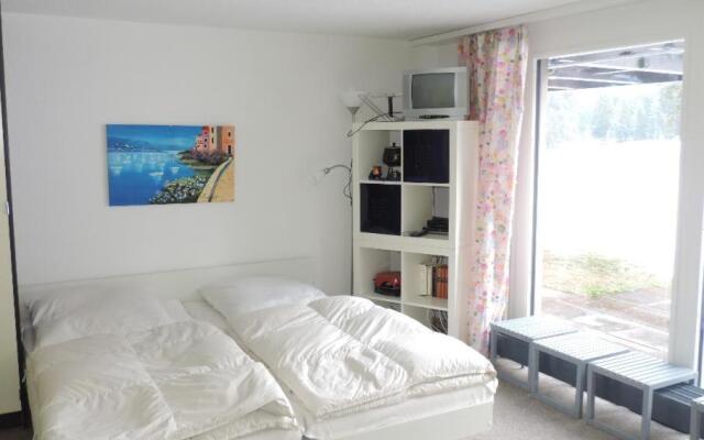 Gentiana (162 Li) Studio