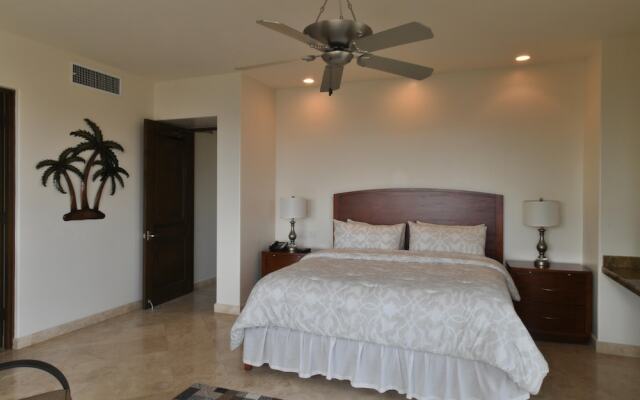 Spacious 5 BR W/amazing Ocean View at Villa del Mar