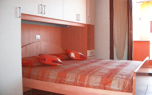 2 Bed Flat - Sleeps 4 - Garden - Parking - Wifi