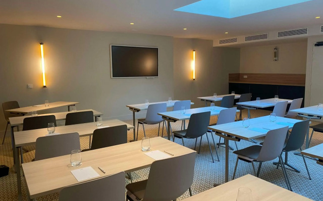 Hotel Yac Paris Clichy, A Member Of Radisson Individuals