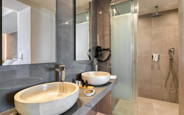 Las Hotel & Spa