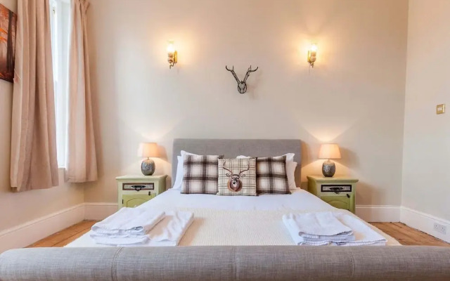 Posh Holiday Home in Plymouth near Royal William Yard