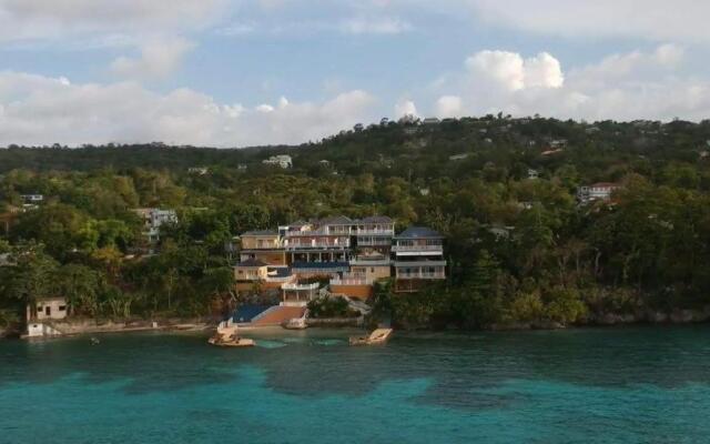 Moxons Beach Club