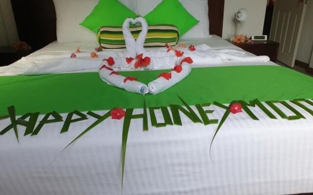 4 Seasons Beach Suites near Airport