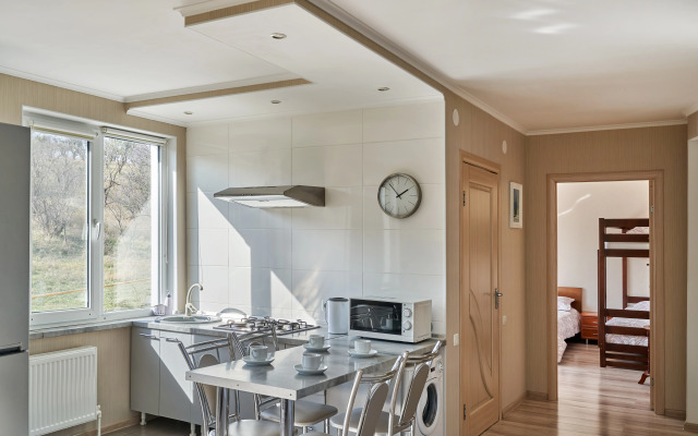 Можжевеловый дворик (Айвовое)