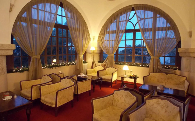 Elafos Hotel