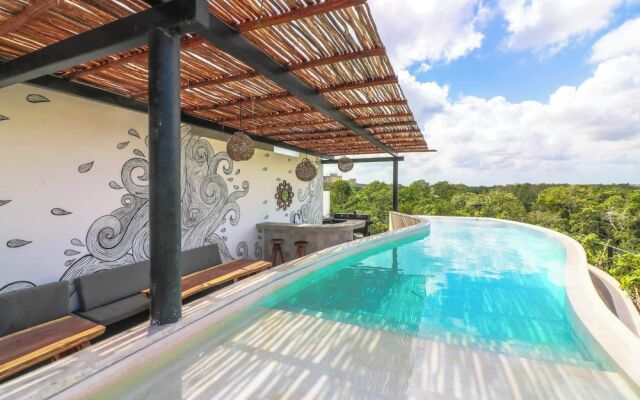 Charming Jungle Apartment Rooftop BBQ