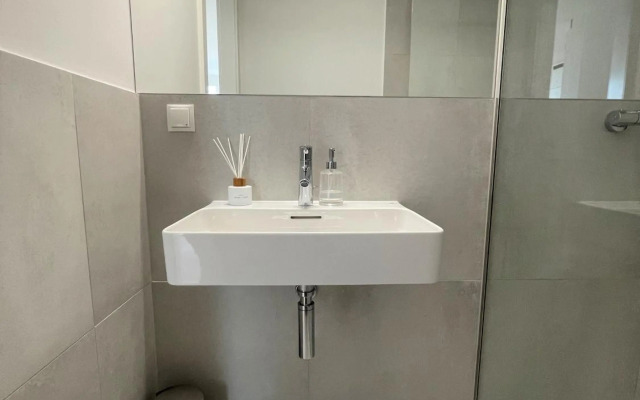 Sonnige Mansarde mit Klimaanlage und Netflix - oidahome