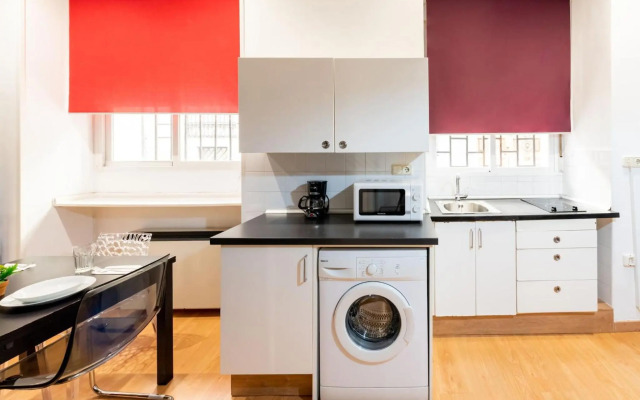 Apartamentos Day Madrid MADERA Centro Gran Via Sol Malasaña