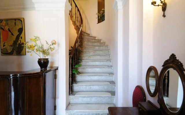 Konstantinoupolis Hotel
