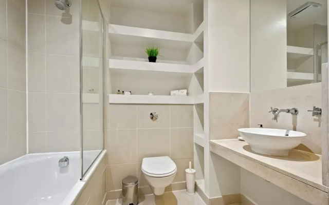 1 Bed South Quay Apartments Canary Wharf