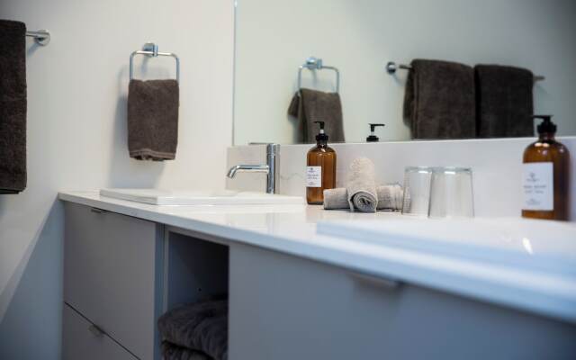 Birdies and Bears by Revelstoke Vacation