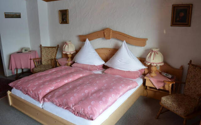 Hotel-Pension-Ostler