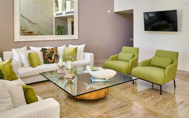 Luxury Beach Penthouse w Private Deck Ocean Views C-401