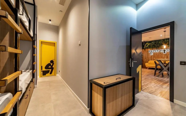 Petit Hostel La Latina - Adults Only