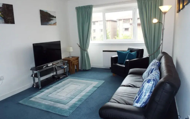 Ideal Central Edinburgh Location With On-site Private Parking