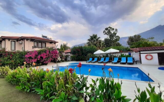 Beautiful 4-bed Villa Private Pools