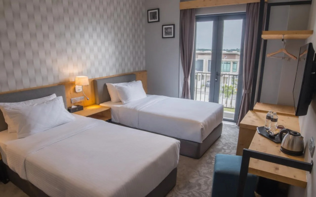 Redpine Boutique Hotel