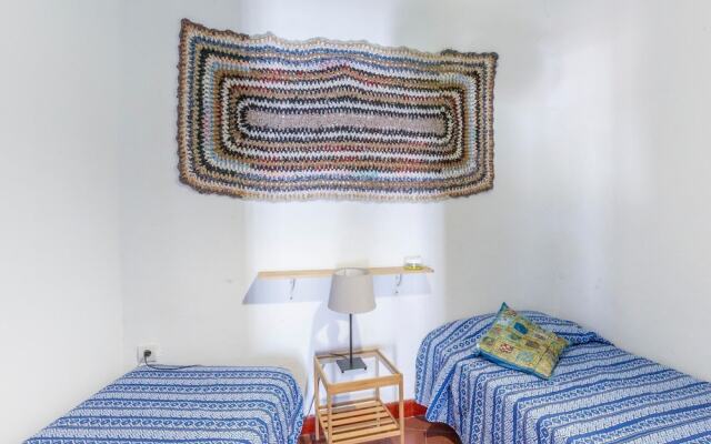 Chic Holiday Home in Benamargosa With Barbecue and Garden