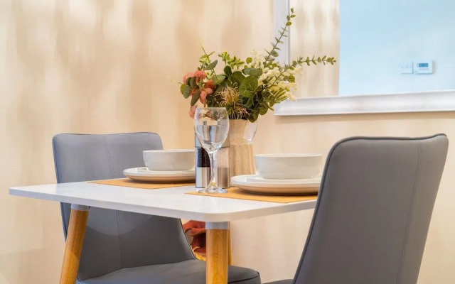 Staines Studio Apartment - Heathrow