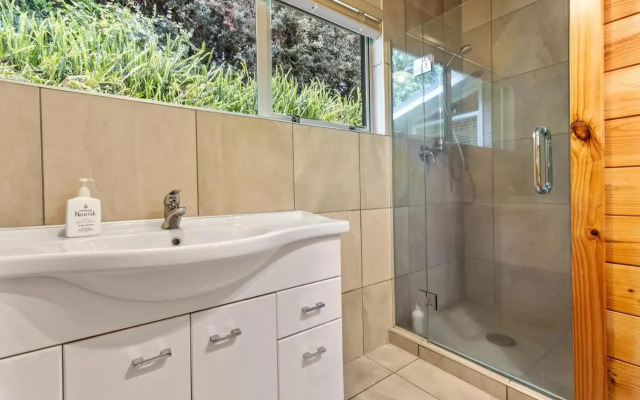 Country Retreat - Athenree Holiday Home