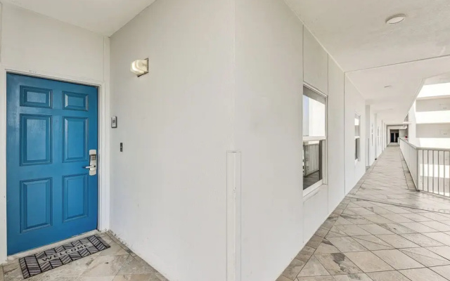 Oceanfront Destin Condo With Pool & Beach Access