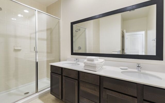 Regal Oaks - 2604 Roadster Lane