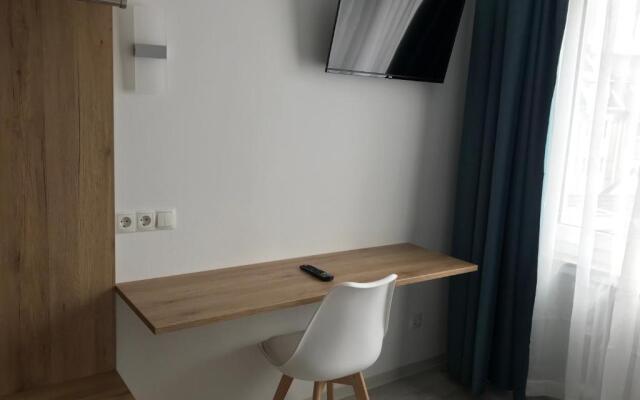 Hotel 83