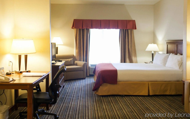 Holiday Inn Express and Suites Turlock by IHG