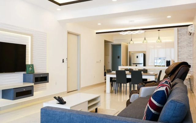 May Full Seaview Luxury Suite