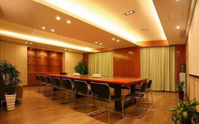 Yijia Business Inn