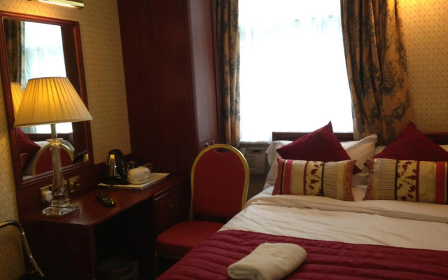 Avon Hotel