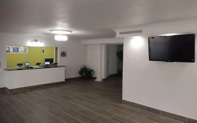 Stay Inn & Suites