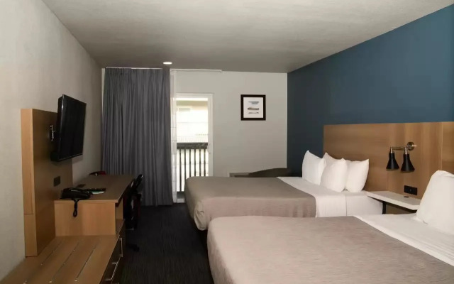 Howard Johnson by Wyndham Portland Airport