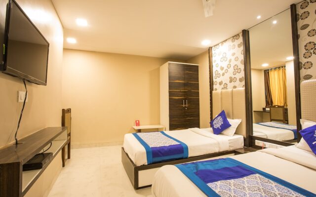 OYO 5253 Hotel Orange Lily