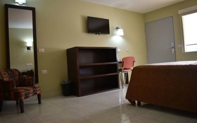 El Camino Hotel & Suites