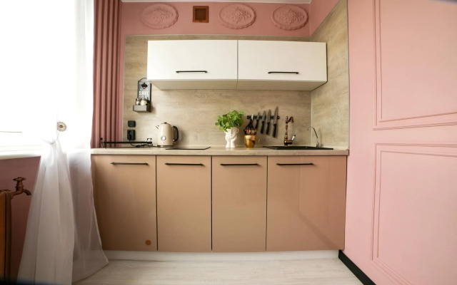 Apart Mari на набережной Генерала Карбышева 4