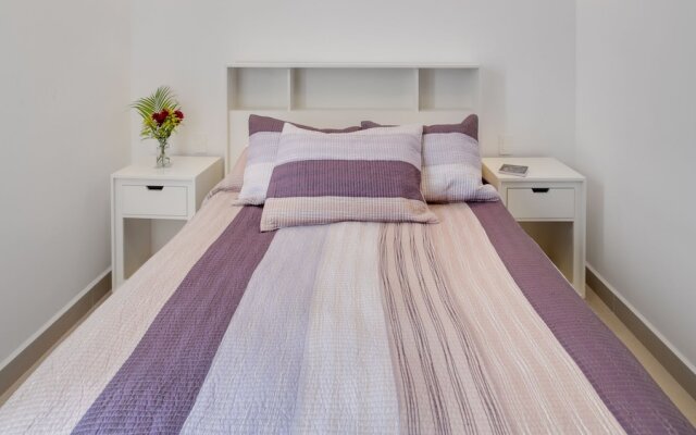SIU M6 Second floor Condo by Gate48