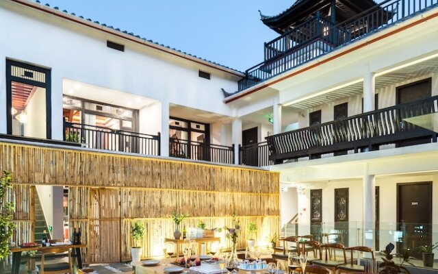 Lijiang Gemmer Hotel