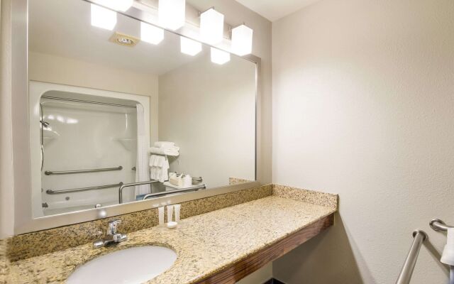 Spark by Hilton Abingdon I-81 near Fairgrounds