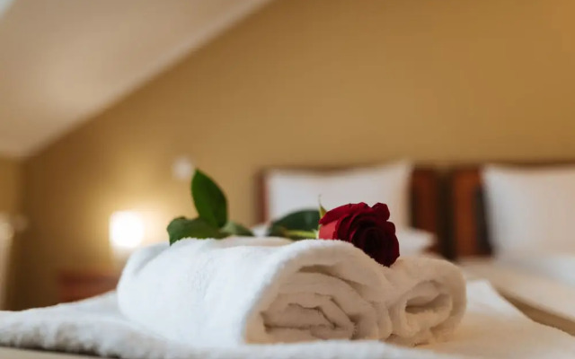 Areo Hotel & Restaurant