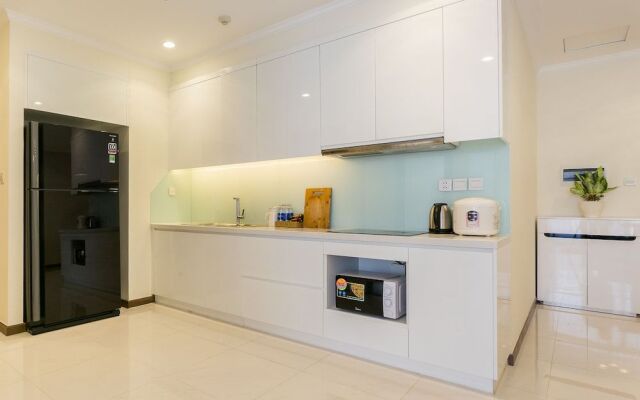 Laze Apartment SAIGON Vinhomes Central Park